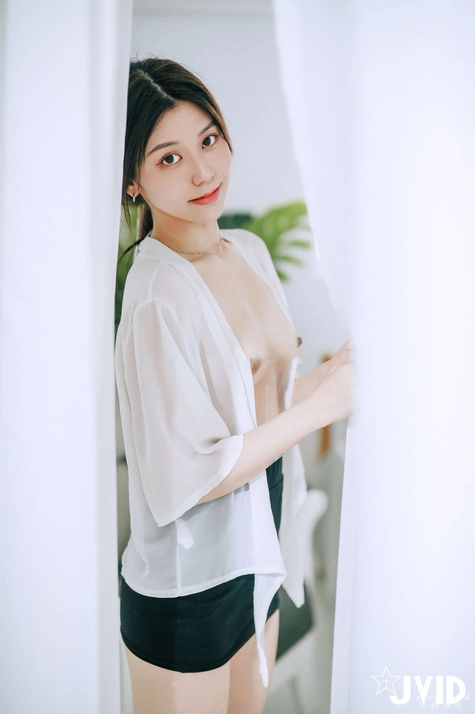 JVID_QXegGQkP2312101-wlp.webp